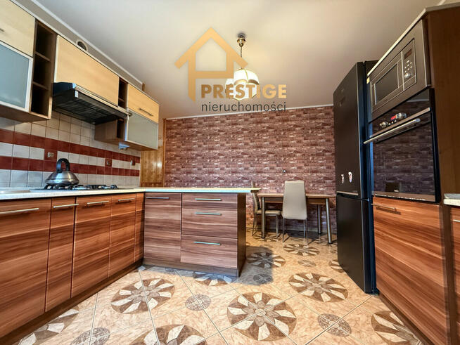 Dom + budynki gosp. pod biznes, przy lesie.