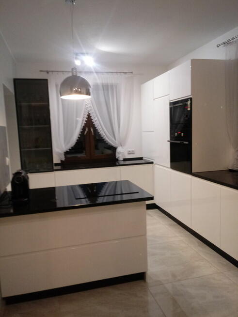 Blaty kuchenne łazienkowe, schody,parapety, kominki