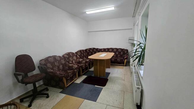 Biuro do wynajęcia z zapleczem socjalnym w Harbutowicach.