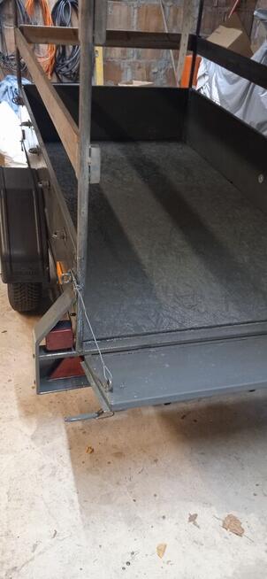 Przyczepka samochodowa