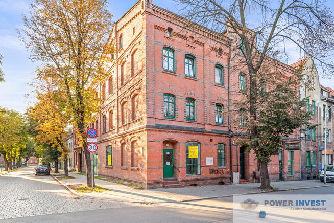 DUŻY LOKAL Z WITRYNA W ŚWIETNEJ LOKALIZACJI