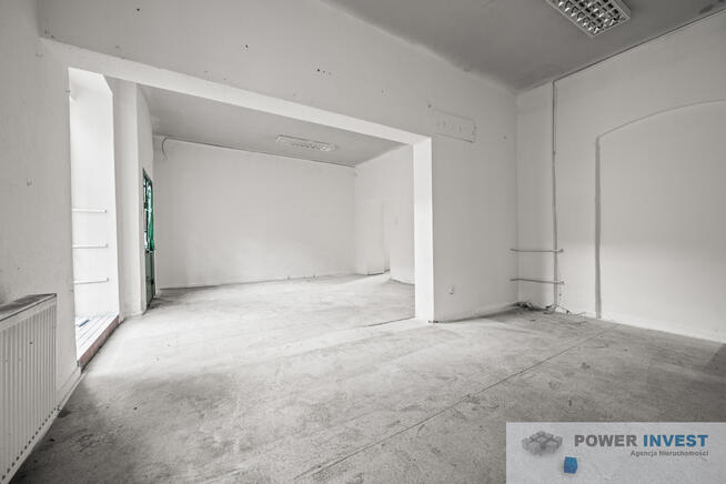 DUŻY LOKAL Z WITRYNA W ŚWIETNEJ LOKALIZACJI