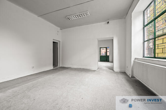 DUŻY LOKAL Z WITRYNA W ŚWIETNEJ LOKALIZACJI