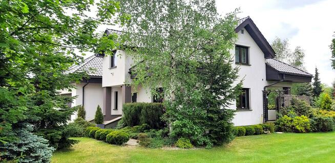 Komfortowy, z pełnym wyposażeniem