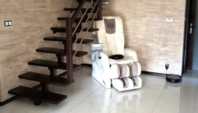 Komfortowy, z pełnym wyposażeniem