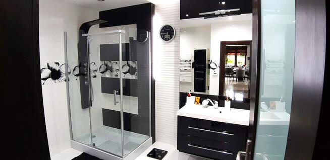 Komfortowy, z pełnym wyposażeniem