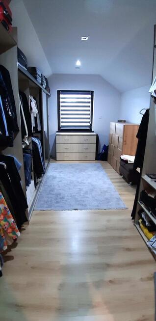 Komfortowy, z pełnym wyposażeniem