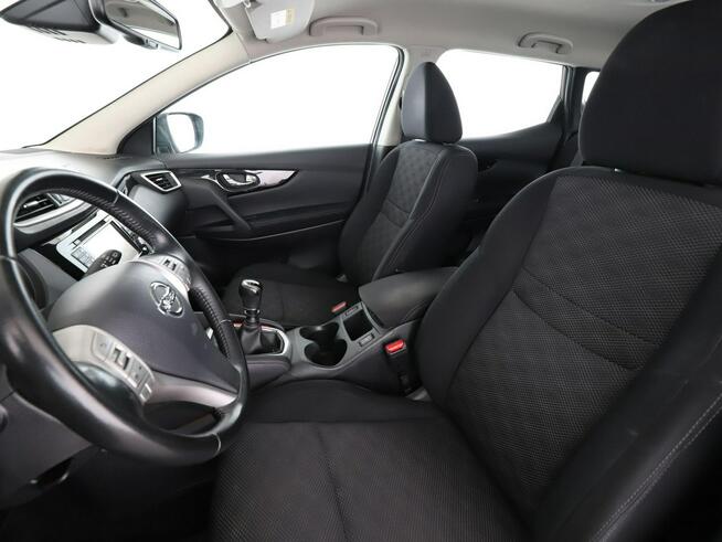 Nissan Qashqai Navi Kamera cofania Klimatyzacja Podgrzewane fotele Hak Bluetooth