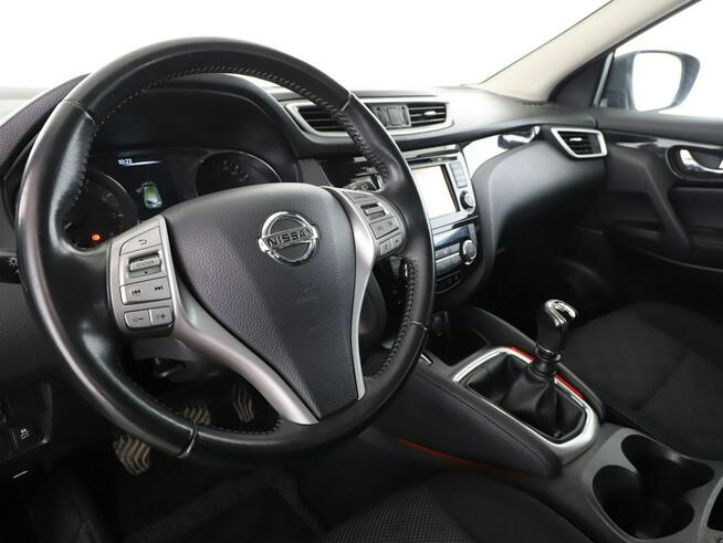 Nissan Qashqai Navi Kamera cofania Klimatyzacja Podgrzewane fotele Hak Bluetooth