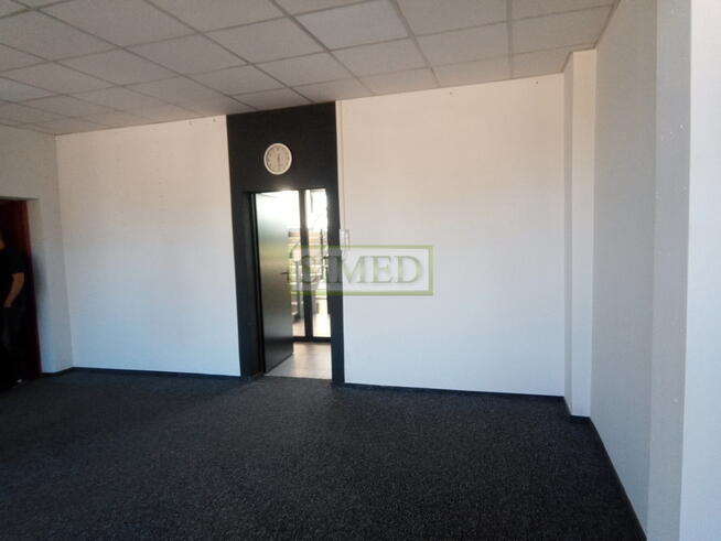 Małe biuro , dobry dojazd , parking,dostęp24h