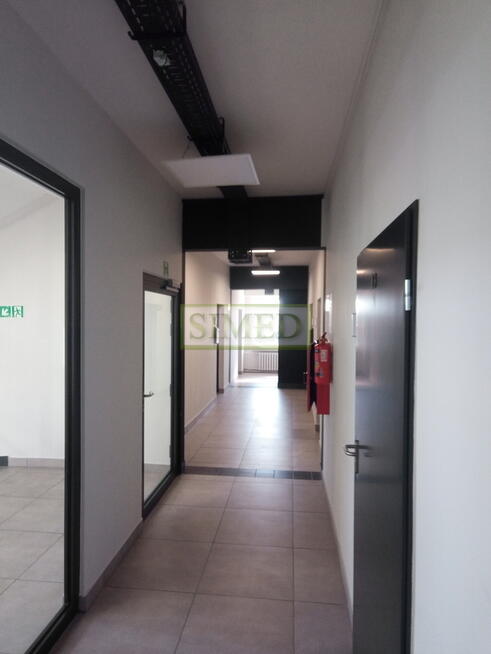 38 m 2 biuro ,dobry dojazd ,parking,dostęp 24h