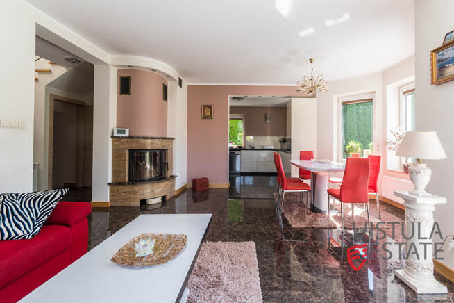 Na sprzedaż dom z pięknym ogrodem w Czułówku