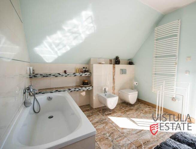 Na sprzedaż dom z pięknym ogrodem w Czułówku