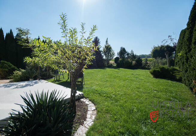 Na sprzedaż dom z pięknym ogrodem w Czułówku