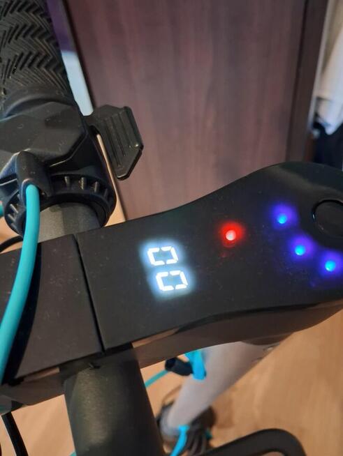 Hulajnoga elektryczna Motus Scooty 8.5 Lite (okazja)