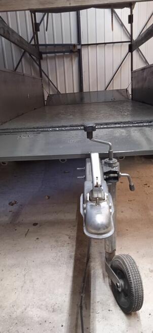 Przyczepka samochodowa