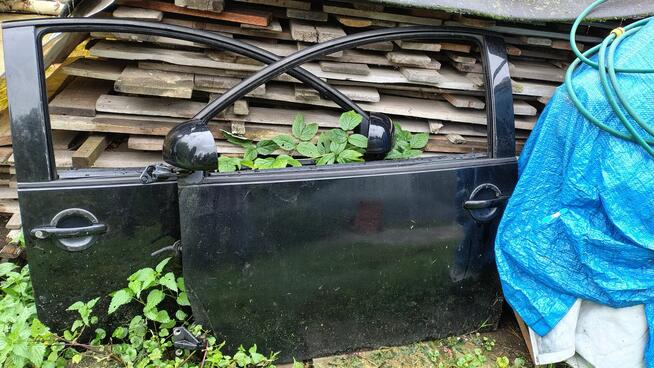 Skoda Fabia, New Beetle, parę części zostało.