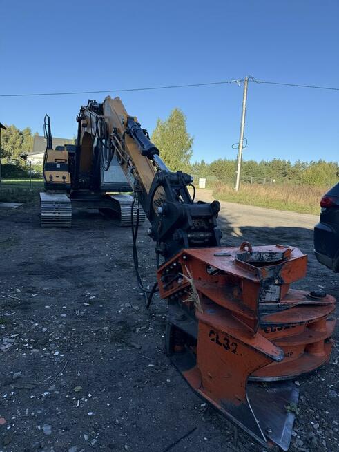 Operator koparki - wycinka drzew