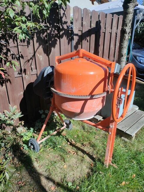 Wynajem agregat 230v oraz betoniarka 230v