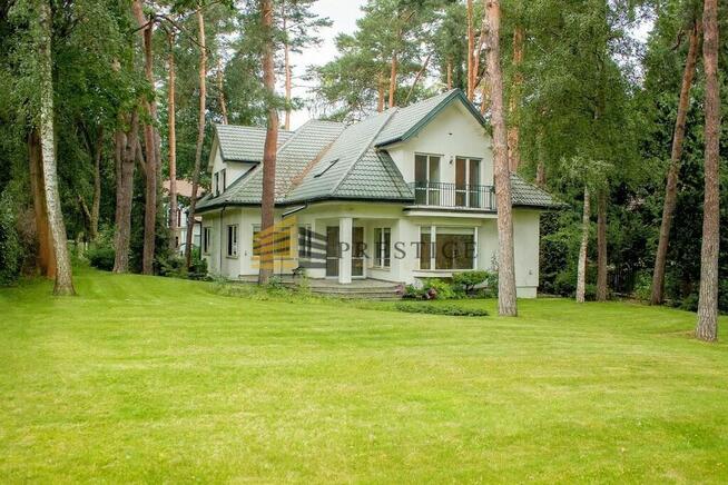 Przestronny dom do wynajęcia w Konstancinie.