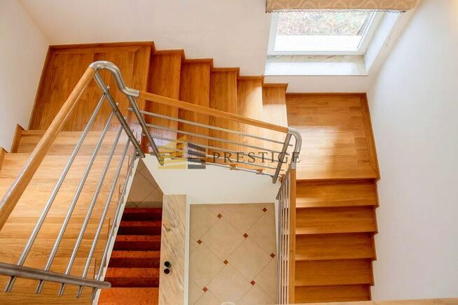 Przestronny dom do wynajęcia w Konstancinie.