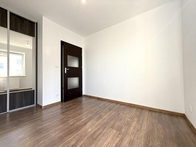 Jasne dwupoziomowe mieszkanie z garażem i piwnicą