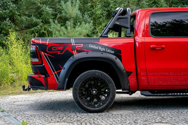 Crew Cab Laramie / 5.7 V8 Hemi / Sport / Doinwestowany / 2 kpl kół