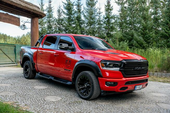 Crew Cab Laramie / 5.7 V8 Hemi / Sport / Doinwestowany / 2 kpl kół