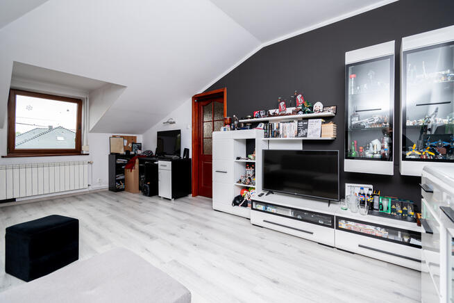 Komfortowy dom z garażem w zielonej okolicy