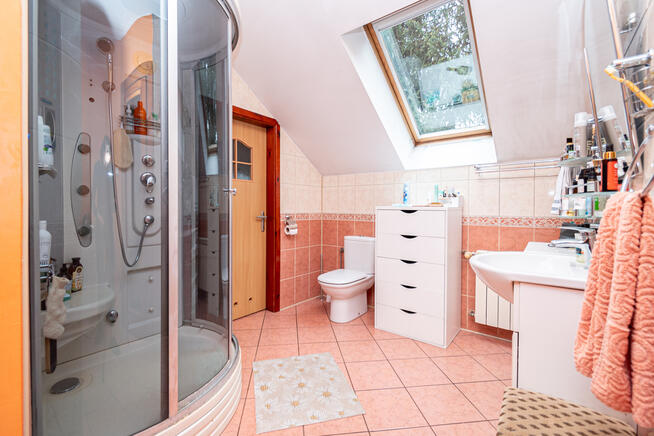 Komfortowy dom z garażem w zielonej okolicy