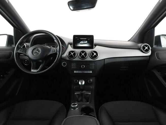 Mercedes B 180 PDC grzane fotele tempomat półskóra LED High Performance