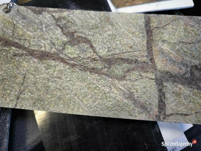 Fornir Kamienny Rainforest Green tapeta 2MM 122x61x0,2 cm