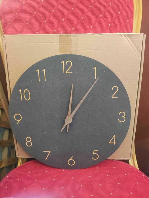 Drewniany zegar ścienny na ścianę do kuchni pokoju wiszący