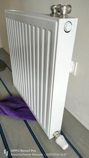 Sprzedam Grzejniki z głowicami termostatycznymi