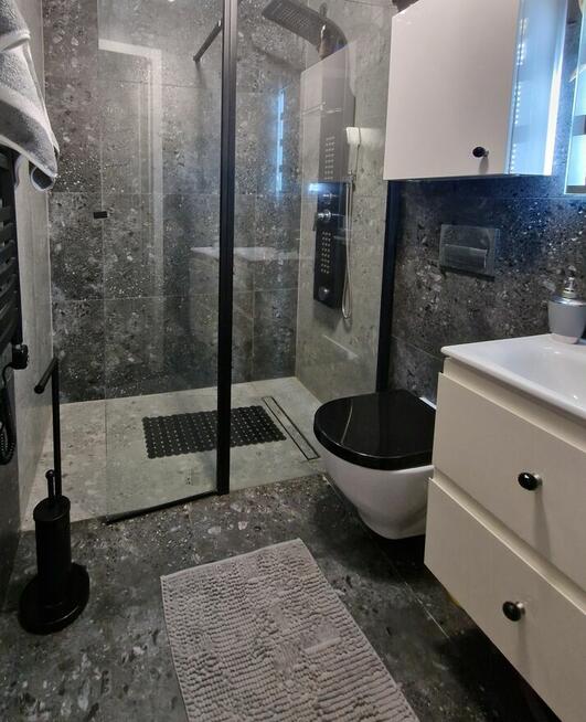 Nowoczesny bliźniak pod lasem 100m od jeziora