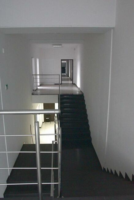 Powierzchnie biurowe 30 zł/m2 + duży parking