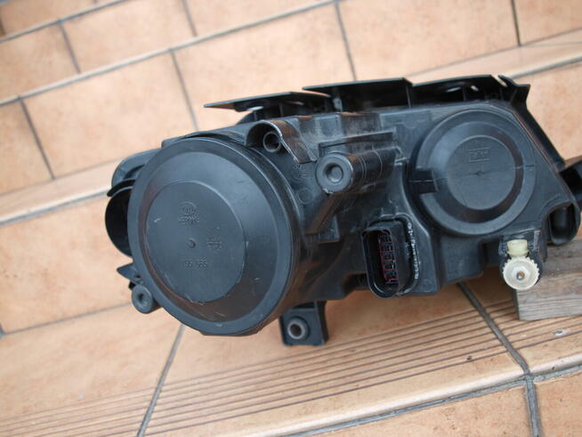 VW Passat B6 lampa lewa przód (zwykła) 2005 - 2010r (europa)