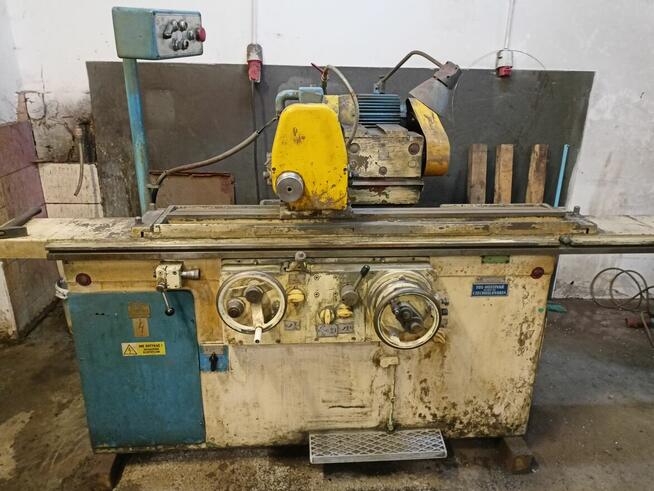 Szlifierka do wałów i otworów TOS 2UD750