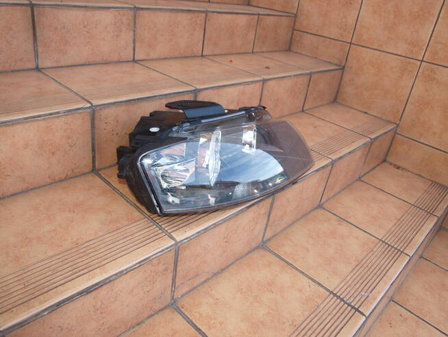 Audi A3 lampa prawa przód (zwykła) 2003 - 2008r (europa)