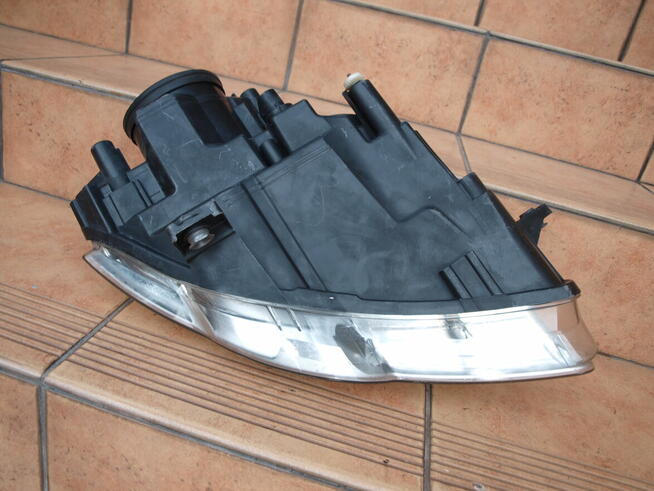 VW Passat B6 lampa lewa przód (zwykła) 2005 - 2010r (europa)