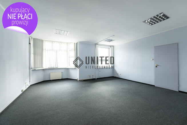 ul. Żmigrodzka-Parking/Blisko AOW/Budynek