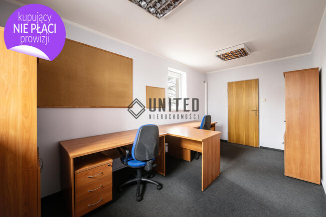 ul. Żmigrodzka-Parking/Blisko AOW/Budynek