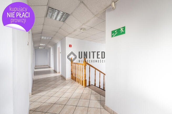 ul. Żmigrodzka-Parking/Blisko AOW/Budynek