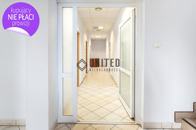 ul. Żmigrodzka-Parking/Blisko AOW/Budynek