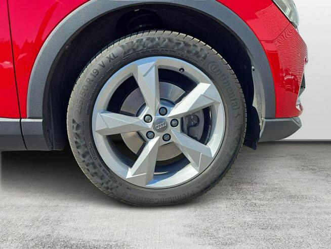 Audi Q3 quattro_ReflektorLED_Skóra_Asystenci_Ambiente_Gwarancja