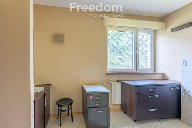 Lokal handlowo - usługowy 220m2