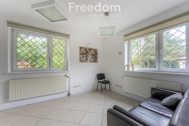 Lokal handlowo - usługowy 220m2