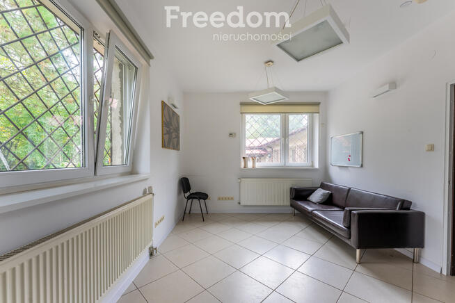 Lokal handlowo - usługowy 220m2