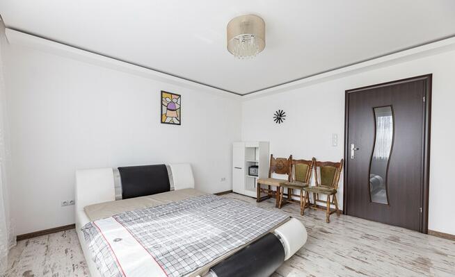 Dom Dwa Garaże Dobudówka Duża Działka Bez Prowizji