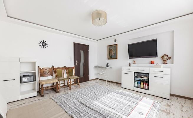 Dom Dwa Garaże Dobudówka Duża Działka Bez Prowizji